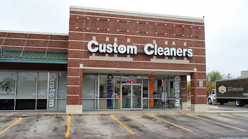 Custom Cleaners - Visual
