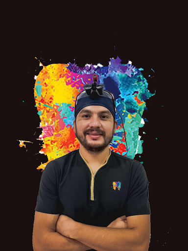 Dentista (endodoncia, cirugía) y estomatólogo Dr. Eddie Saucedo Martinez