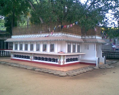 Photos of Tennekumbura Temple