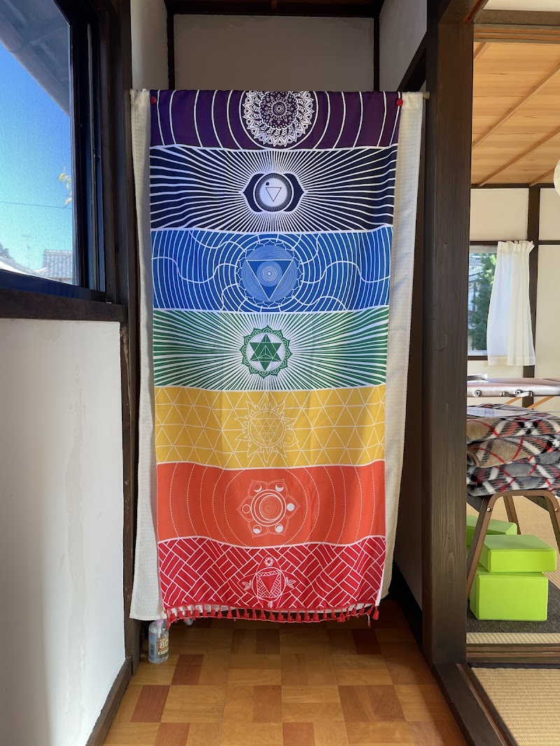 ソーラ・ヒーリング整体&ヨガ『六花』