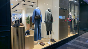 Photo n°26 de Maison 123 à Paris (Magasin de vêtements pour femmes)