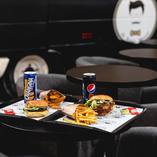 Photo 1 - Burger Aiton