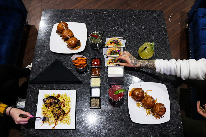 House of Music & Entertainment (HOME Bar) by null