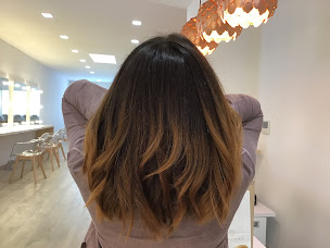 Photo n°25 de Naturalessence Saint Barnabé à Marseille (Salon de coiffure)