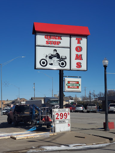 Tom's Quick Stop - Visual