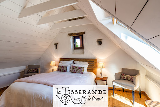 Photo de La TISSERANDE aux fils de l'eau : Maison d'Hôtes Créative & Écologique à Saint-Thégonnec (29410)