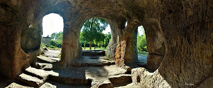 Eremitorio rupestre de San Vicente P.º de Vado, 70, 34840 Cervera de Pisuerga, Palencia, España