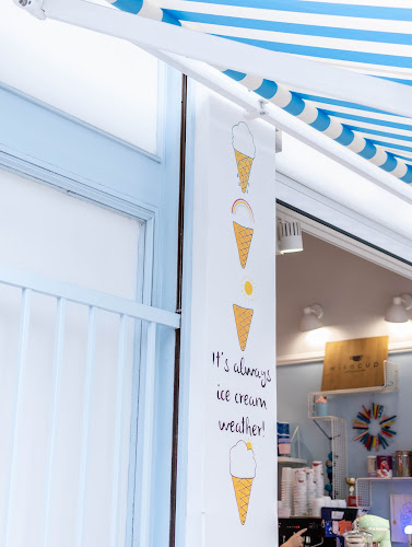 Αθηνοδώρου 25, Αθήνα 118 53