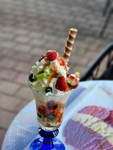 Yummy Eiscafé - Visual