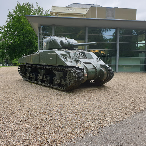 Airborne Monument te Oosterbeek - Thumbnail