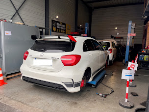 Photo n°2 de GARAGE LEMAN PNEU à Présilly (Atelier de réparation de pneus)