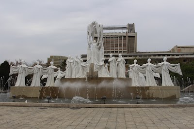 Mansudae Fountain Park