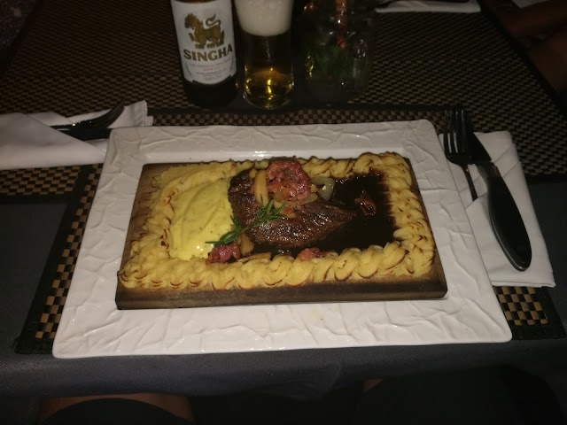 Two chefs Bar & grill-Kata center