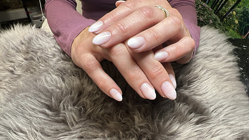Signature Nails & Spa by Zarri