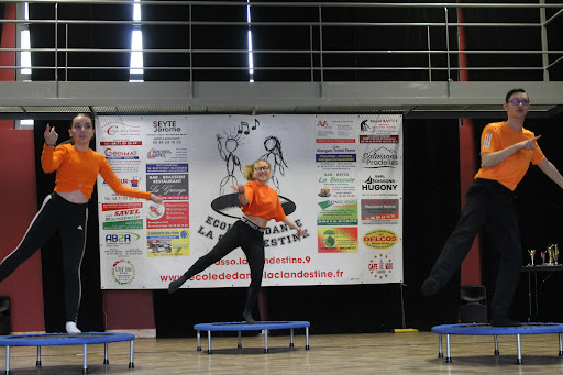 Dance School - La Clandestine