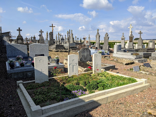 maurois communal cemetery ww1 Gallery - France