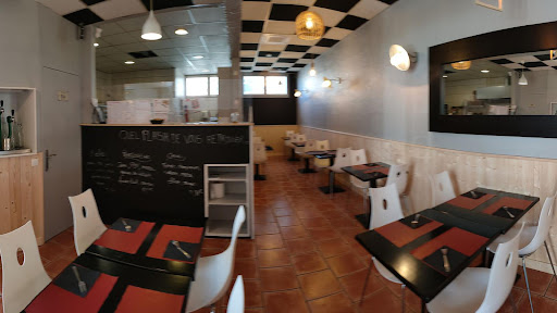Photo 4 - La terrasse restaurant pizzéria (pizzas, pâtes, salades) cuisine artisanale et service rapide, livraison le soir
