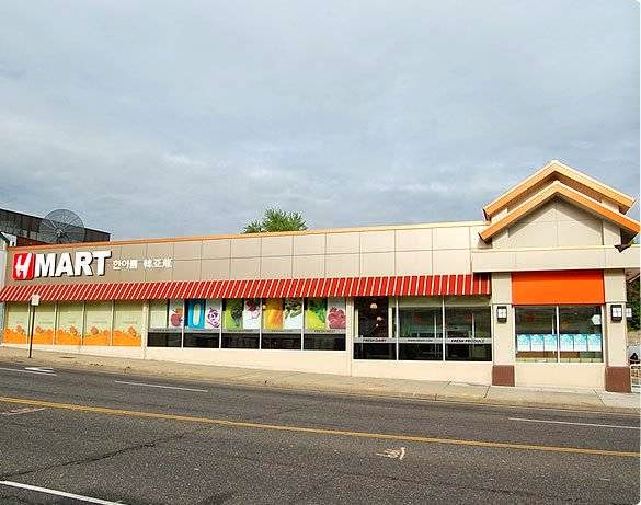 H MART