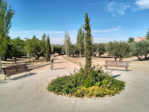 Vaux-le-Pénil Park