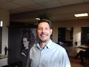 Photo n°1 de Arno Coiffure à Bruyères-le-Châtel (Salon de coiffure)