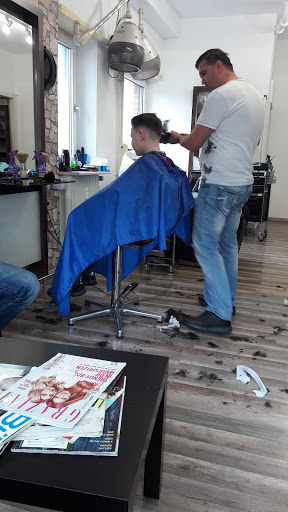 Friseur: Coiffeur Yüksek Damen und Herrensalon - Thumbnail