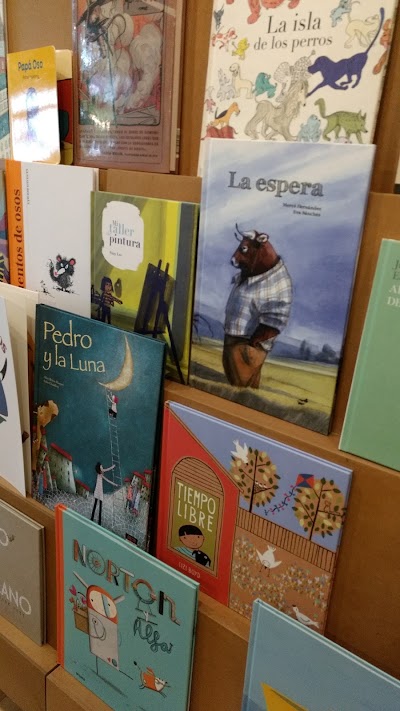 Photos of Babel Libros