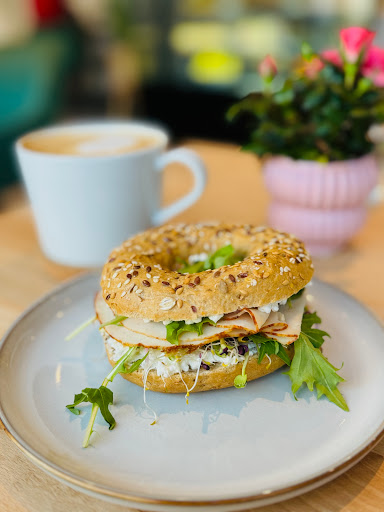 KIRA'S Café - Visual