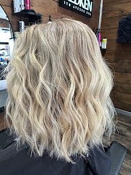 Photo n°12 de Cynthia B coiffure à Sanary-sur-Mer (Salon de coiffure)