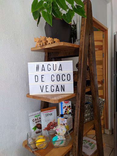 Agua De Coco (Comida Vegana Y Saludable) Carlos! - Thumbnail