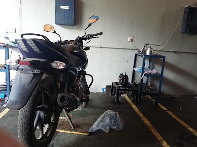 Photos of Golden Motors