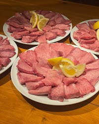 白金ホルモン まる福