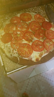 Pizza Piú, Author: Lili Flores