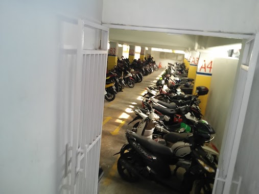 Parkir Motor Apartemen Sentra Timur Residence, Author: Fathir