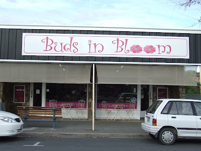 photo of Buds In Bloom of Bordertown (Permanently Closed)