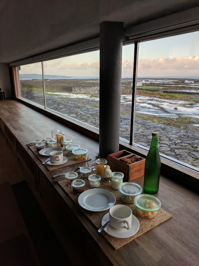 Inis Meáin, Restaurant & Suites