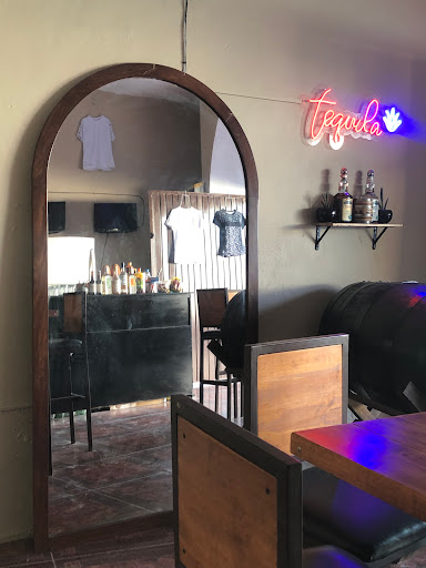 Los Arcos bar tequila - Thumbnail