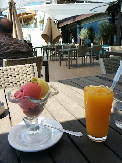 Photos of Petit Caf&eacute; - Restaurant