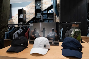 Photo n°7 de Energy Store à Corte (Magasin de chaussures)