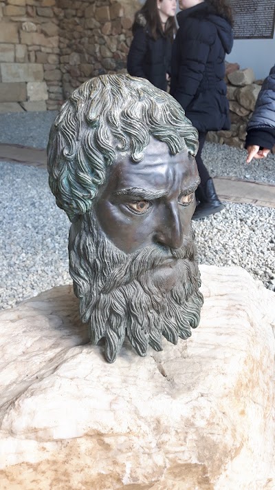 Photos of Tomb of Seuthes III