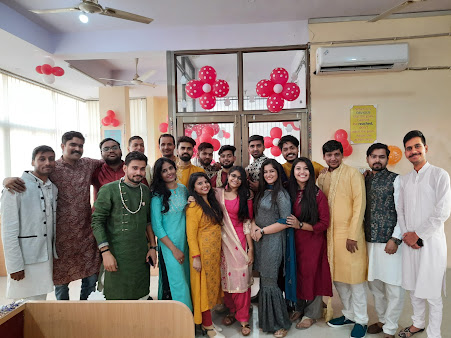 Af1qipoyaxywsdvuw2etximh30befxbhyywz2c5iyw1b=s451 K No