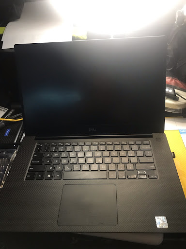 1 Pit Stop Laptops - Visual