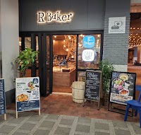 R Baker Emio桜台店
