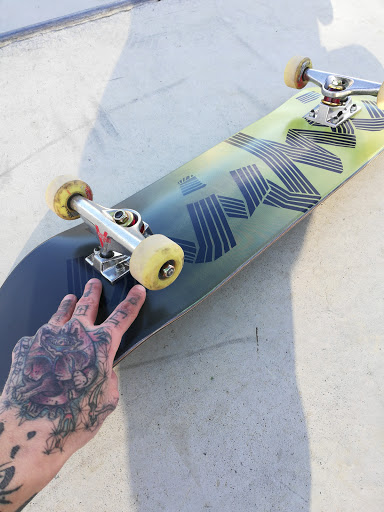 PLAY Skateshop - Thumbnail