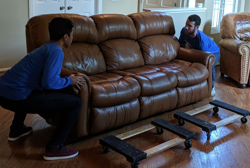 Auggie Movers - Thumbnail