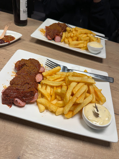 De Lüx Curry Celle - „Beste Currywurst wo gibt“ - Thumbnail