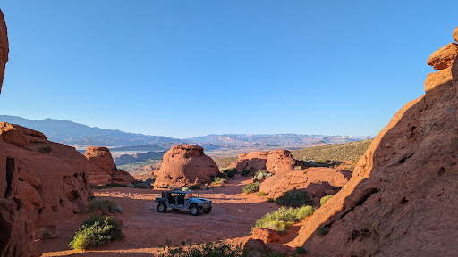 Red Rock Humvee Tours - Thumbnail