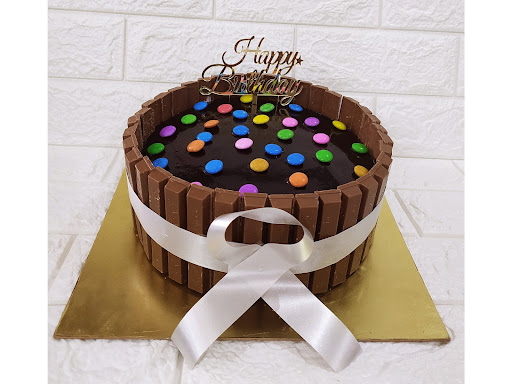 Kitkat cake post image