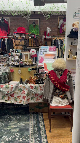 DIVERSITY Men's and Women's Consignment by null