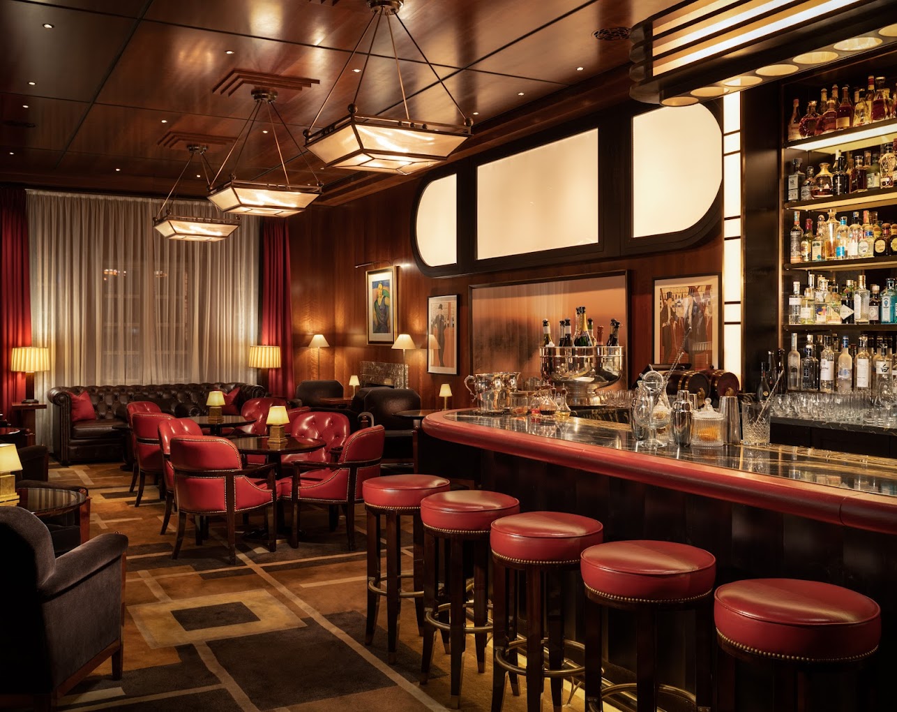 Discover the best bars in Mayfair, London with our curated list featuring some of the most stylish and sophisticated spots in the area. From classic cocktail bars to trendy rooftop terraces, find your perfect place to sip and socialize in this exclusive part of the city. #mayfair #mayfairlondon #londontravelguide #lonfonnightlife Things to do in London | Things To Do In Mayfair London | Places To Go For Nightlife In London | Best Bars In London | Mayfair Bars | Where To Go Out In London