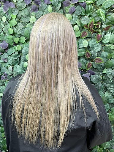 EneidaIshai Peluquería y uñas